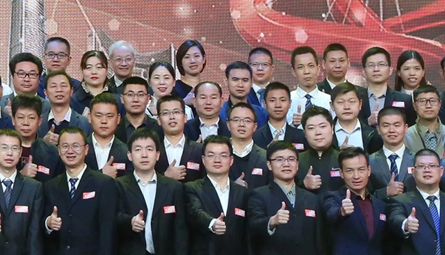 榮耀時(shí)刻：我司董事長(zhǎng)駱德育獲頒2019東莞首席技師榮譽(yù)證